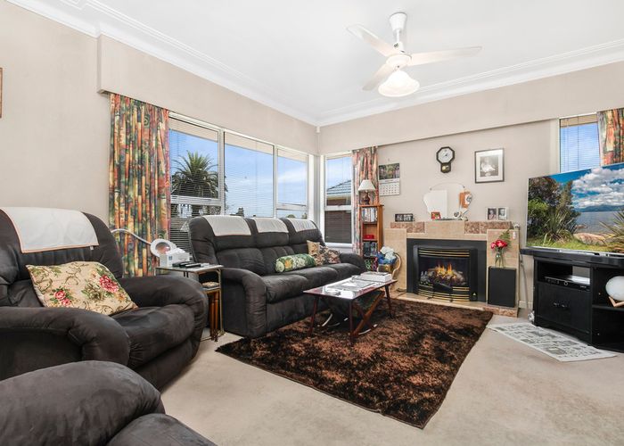  at 8 Richards Avenue, Papatoetoe, Auckland