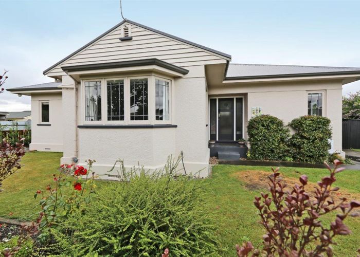 Free property data for 1002 Willowpark Road North, Mayfair, Hastings