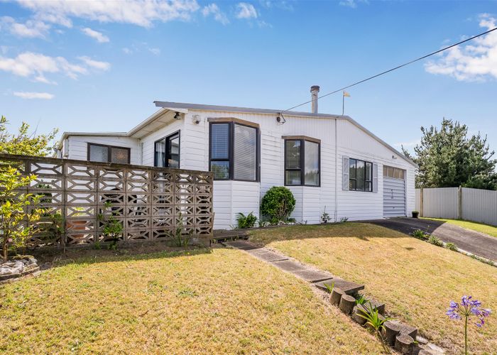  at 1 Muritai Terrace, Hokio Beach