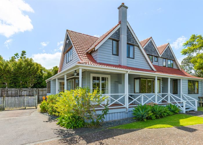  at 10 Esmonde Road, Takapuna, Auckland