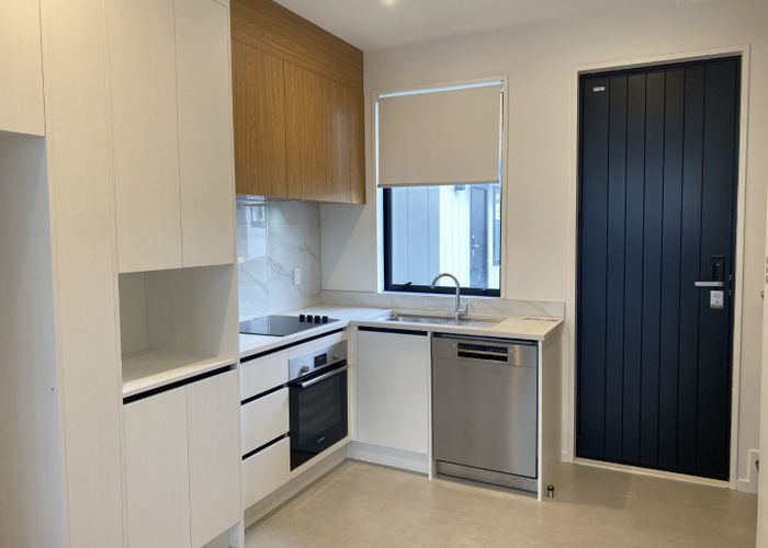  at 9/28 Lavelle Road, Henderson, Waitakere City, Auckland