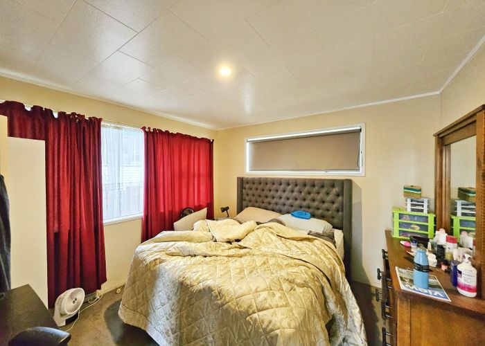  at 36 Eyre Street, Henderson, Waitakere City, Auckland