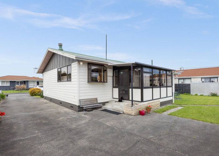  at 1402 Warwick Place, Mayfair, Hastings