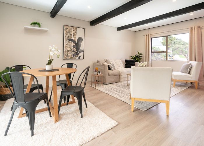  at 138 Akaroa Drive, Maupuia, Wellington