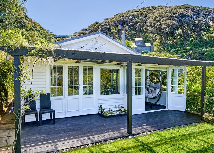  at 121 Marine Drive, Sorrento Bay, Lower Hutt