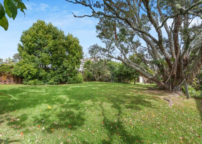  at 3 Linden Street, Mount Roskill, Auckland City, Auckland