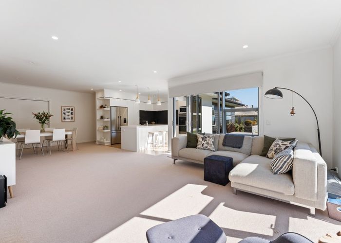  at 18 Fernbrook Drive, Hurworth, New Plymouth