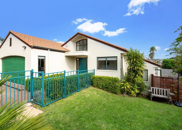  at 15 Mandeville Place, Unsworth Heights, North Shore City, Auckland