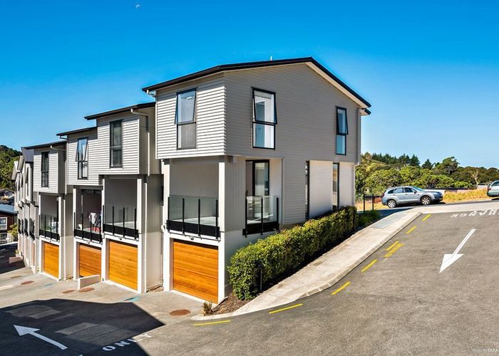  at 5/10 Silver Moon Road Albany Heights, Albany, North Shore City, Auckland