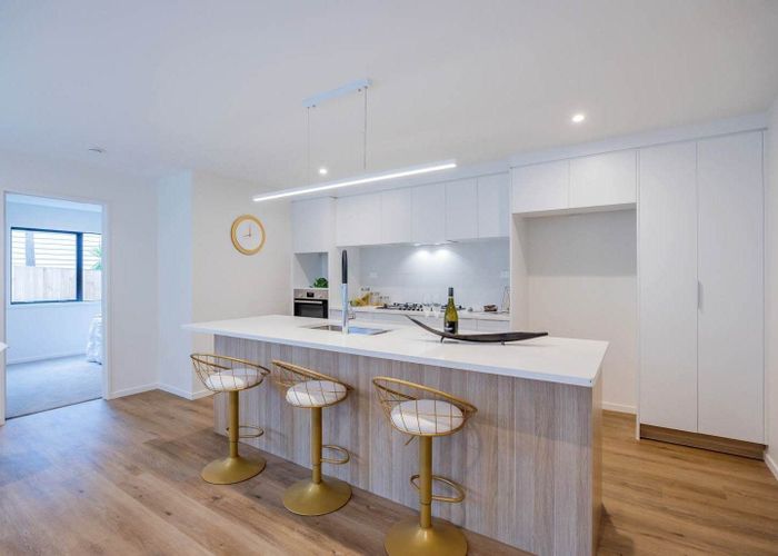  at 1/5 Marsh Avenue, Forrest Hill, North Shore City, Auckland