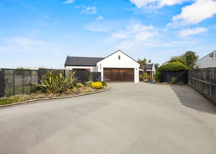 at 11 Cordyline Place, Waimairi Beach, Christchurch City, Canterbury
