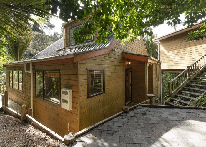  at 92 Laingholm Drive, Laingholm, Auckland