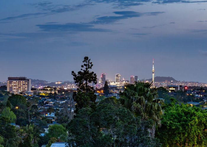  at 23 Ravenwood Drive, Forrest Hill, North Shore City, Auckland