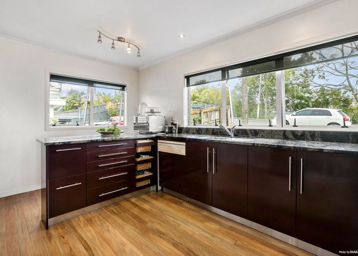  at 15 Belfast Street, Hillsborough, Auckland