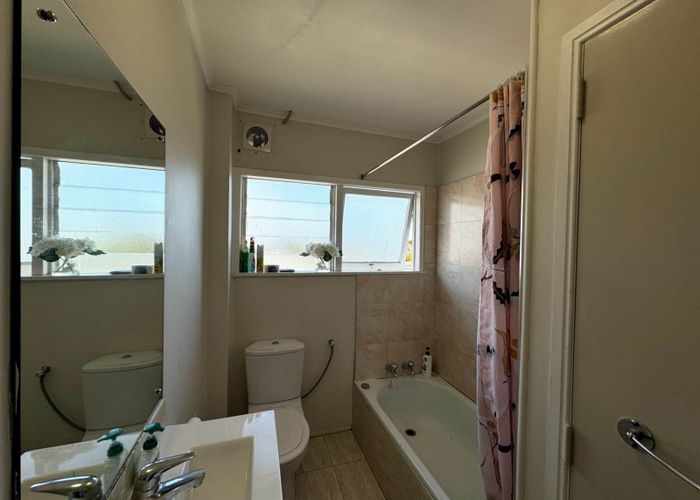  at 1/217 Shirley Road, Papatoetoe, Auckland