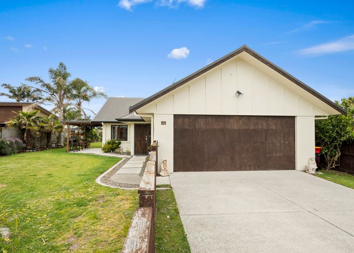  at 18 Madeleine Terrace, Papamoa Beach, Papamoa
