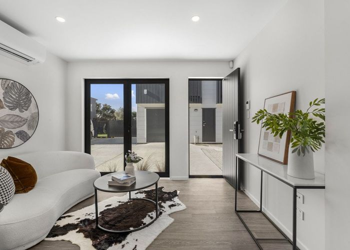  at 13-15/27 Taikata Road, Te Atatu Peninsula, Waitakere City, Auckland