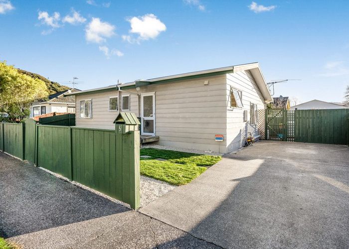  at 5A Glenbrook Grove, Naenae, Lower Hutt
