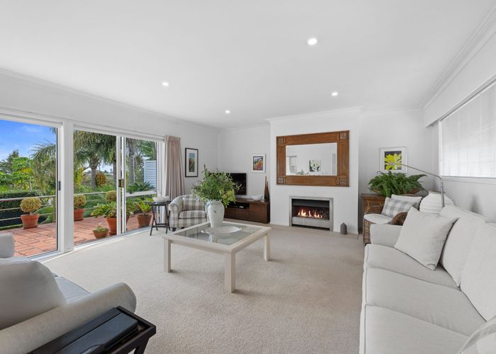  at 3 Copperfield Terrace, Mellons Bay, Auckland