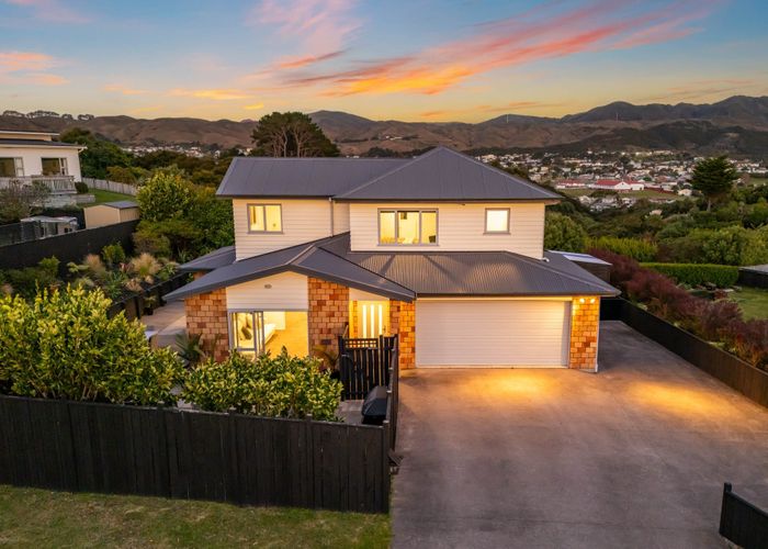  at 17 Sumner Terrace, Aotea, Porirua