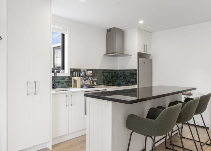  at 5/2 Riversdale Road, Avondale, Auckland