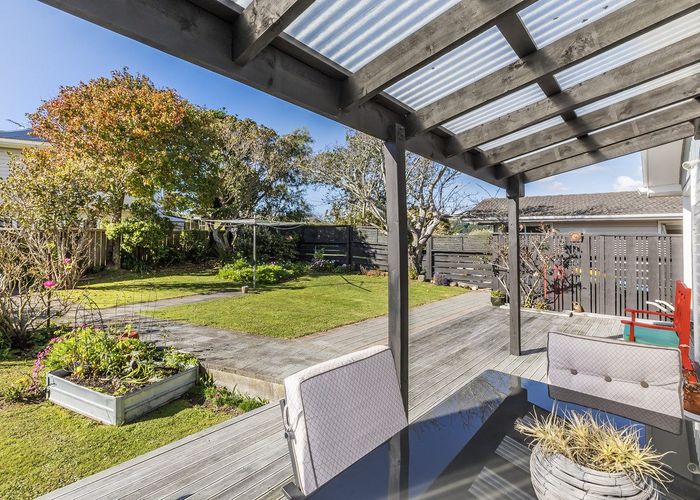  at 3 Solander Place, Whitby, Porirua