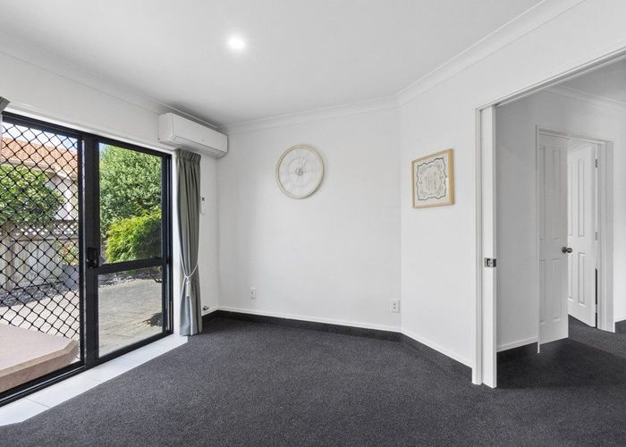  at 16 Hastings Place, Hamilton Lake, Hamilton, Waikato