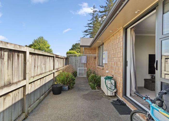  at 9/102 Old Farm Road, Hamilton East, Hamilton, Waikato