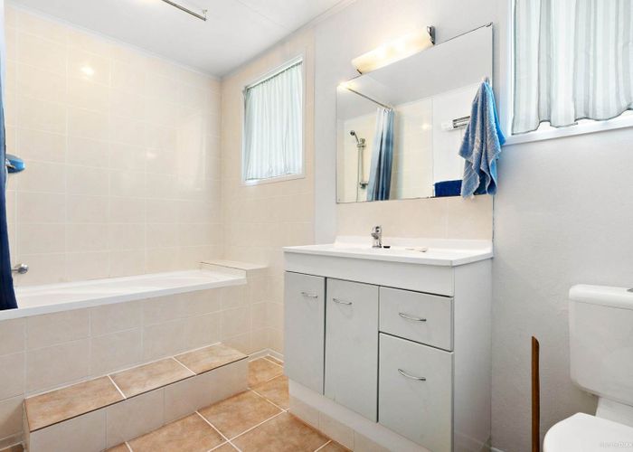  at 25 Ennis Avenue, Pakuranga Heights, Manukau City, Auckland