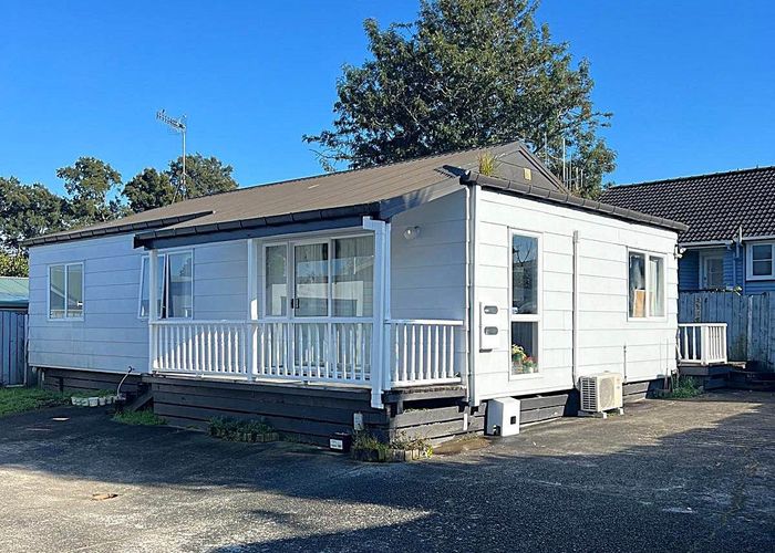  at 24C Huia Avenue, Forest Lake, Hamilton 