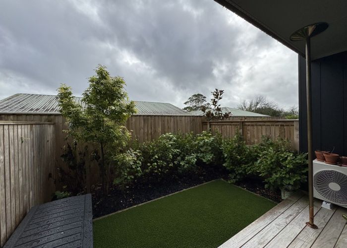  at 27D Dawnhaven Drive, Te Atatu Peninsula, Waitakere City, Auckland