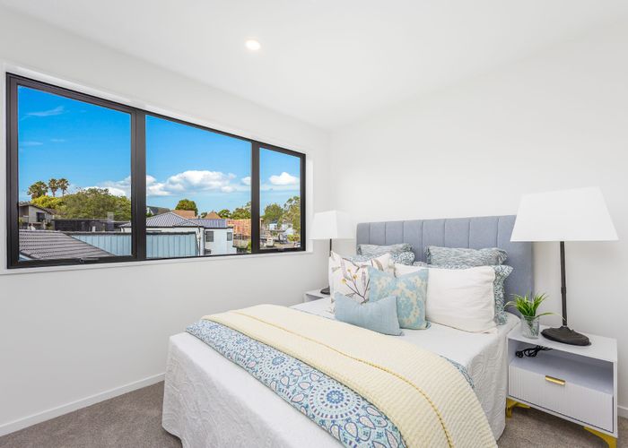  at 11/6 Woodhouse Place, West Harbour, Waitakere City, Auckland