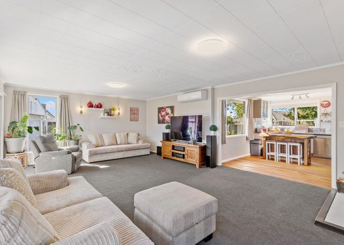 at 12 Roswell Place, Islington, Christchurch