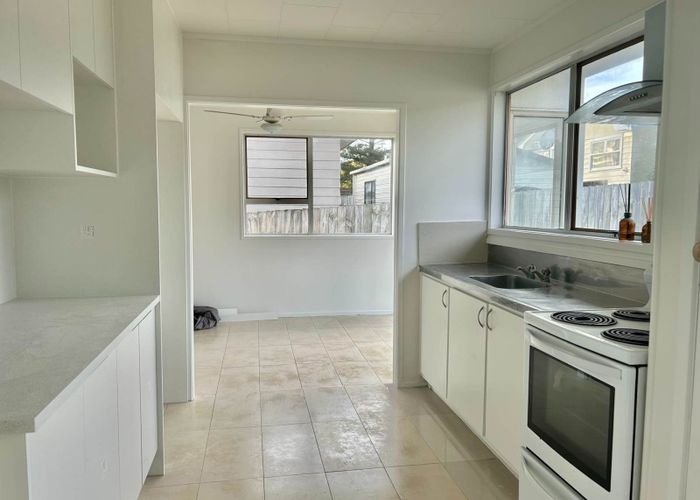  at 4 Marvon Downs Avenue, Pakuranga Heights, Manukau City, Auckland