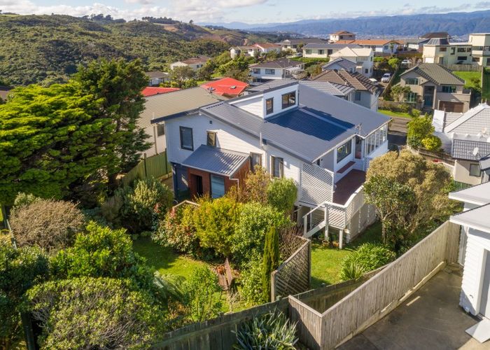  at 14 Sunhaven Drive, Newlands, Wellington