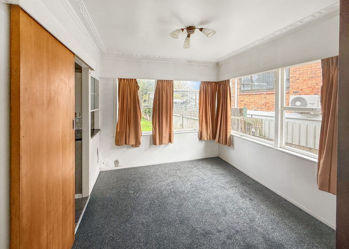 at 1 Hooker Place, Papatoetoe, Manukau City, Auckland
