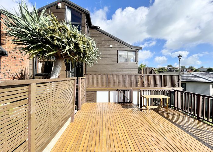  at 32 Cron Ave, Te Atatu South, Waitakere City, Auckland