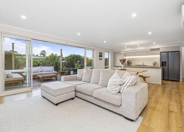  at 2 Somerset Place, Stanmore Bay, Rodney, Auckland