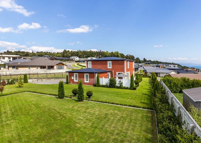  at 35 Coprosma Crescent, Waipahihi, Taupo