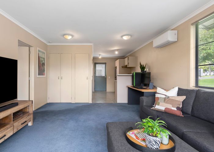  at 8/5 Carolina Place, Albany, North Shore City, Auckland
