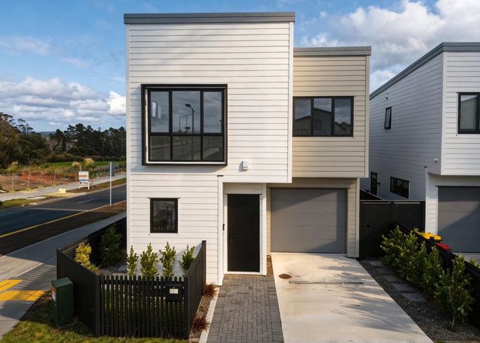  at 2 Whiteywood Street, Westgate, Waitakere City, Auckland