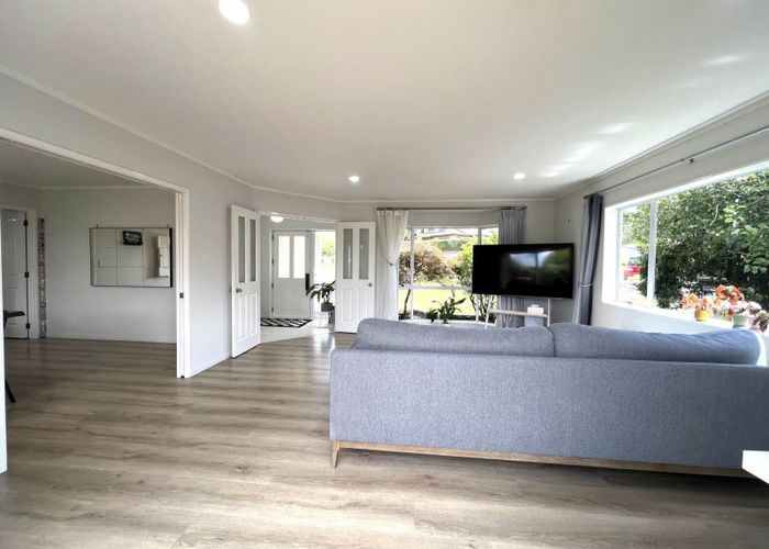  at 4 Hanly Close, West Harbour, Auckland