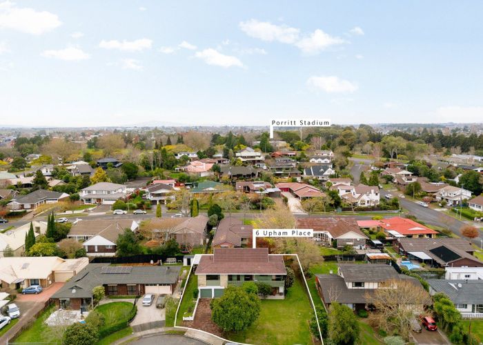  at 6 Upham Place, Chartwell, Hamilton