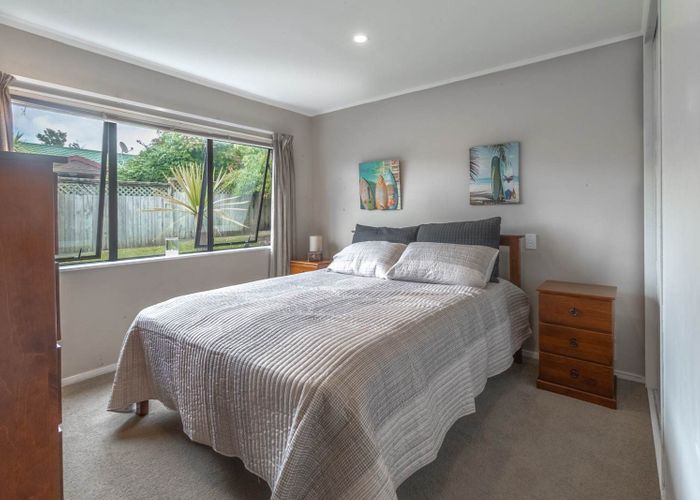  at 12 Skybird Place, Glen Eden, Waitakere City, Auckland