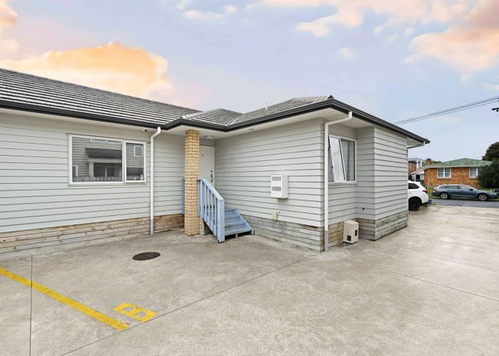  at 2/41 York Street, Hamilton East, Hamilton, Waikato