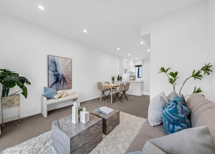  at 2/112 Moore Street, Howick, Manukau City, Auckland
