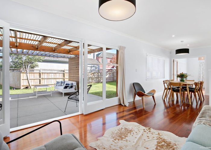  at 24 Roslyn Road, Mount Wellington, Auckland