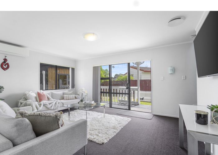  at 2/24 Leven Lane, Totara Heights, Manukau City, Auckland