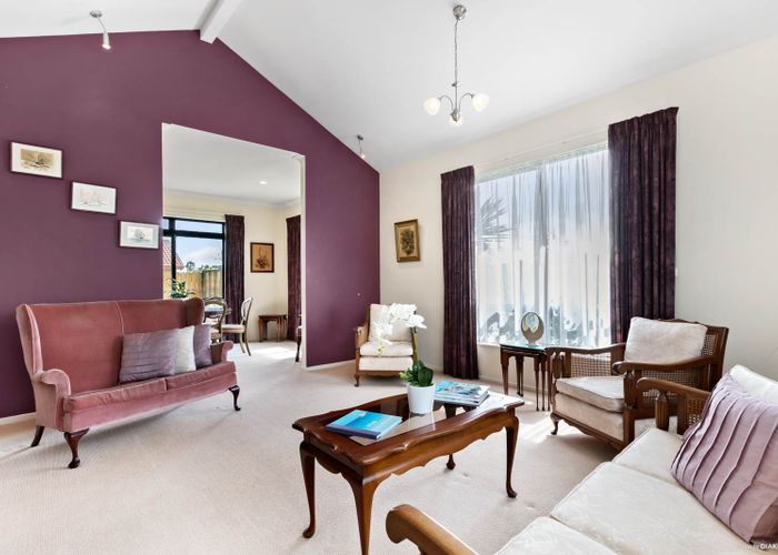  at 11 Norman Close, The Gardens, Auckland