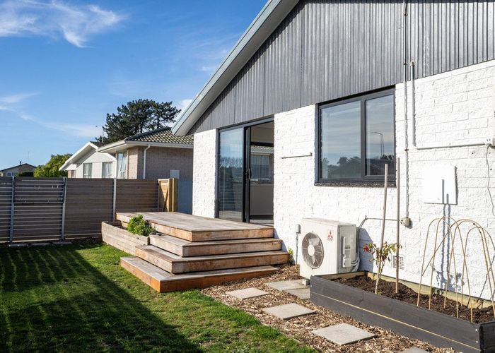  at 1/142 Hay Street, Bromley, Christchurch City, Canterbury